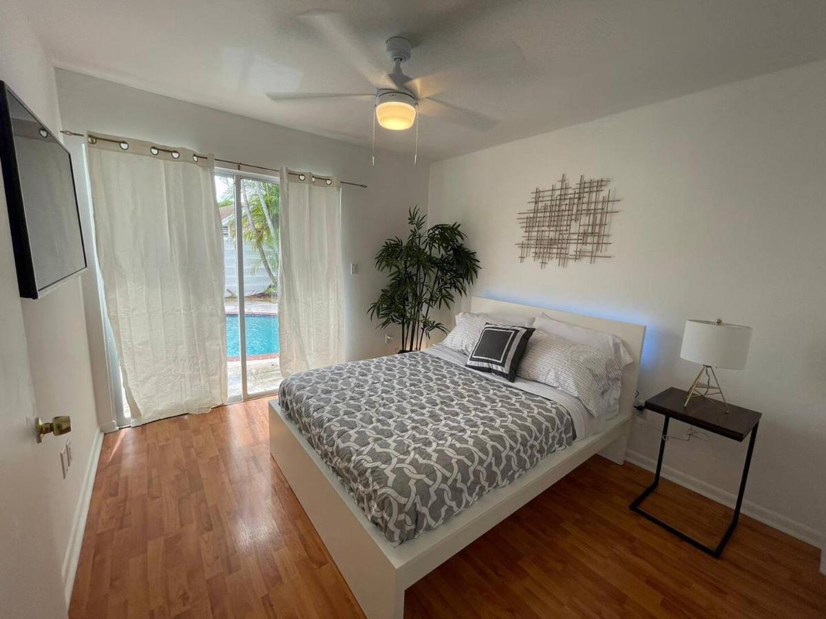 Kendall Keys Oasis Home W/ Pool, Theater & Arcade Miami Exterior photo